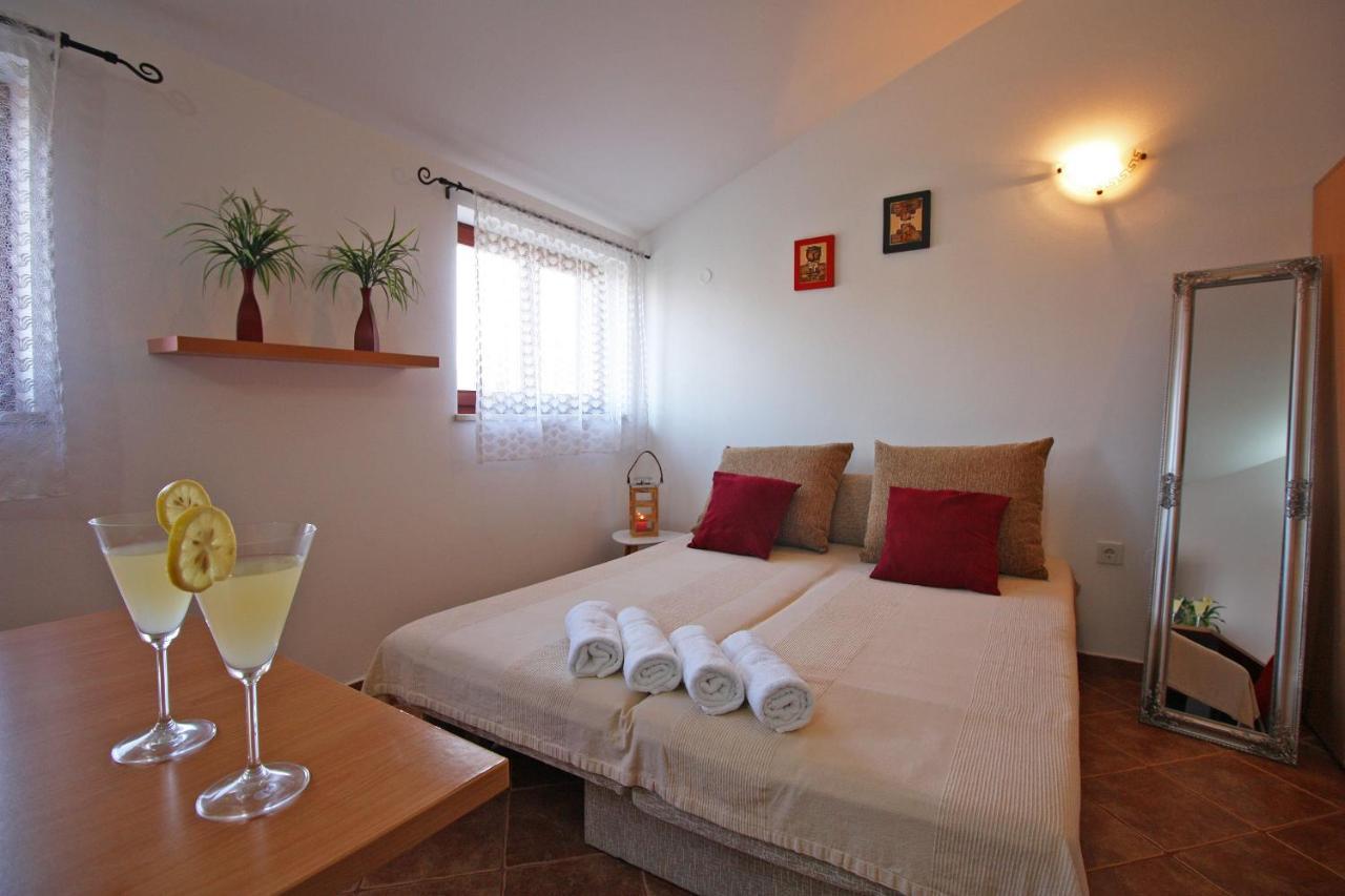 Brijunisol - 3 Apartments Top Position Near The Beautiful Beach Fažana Extérieur photo
