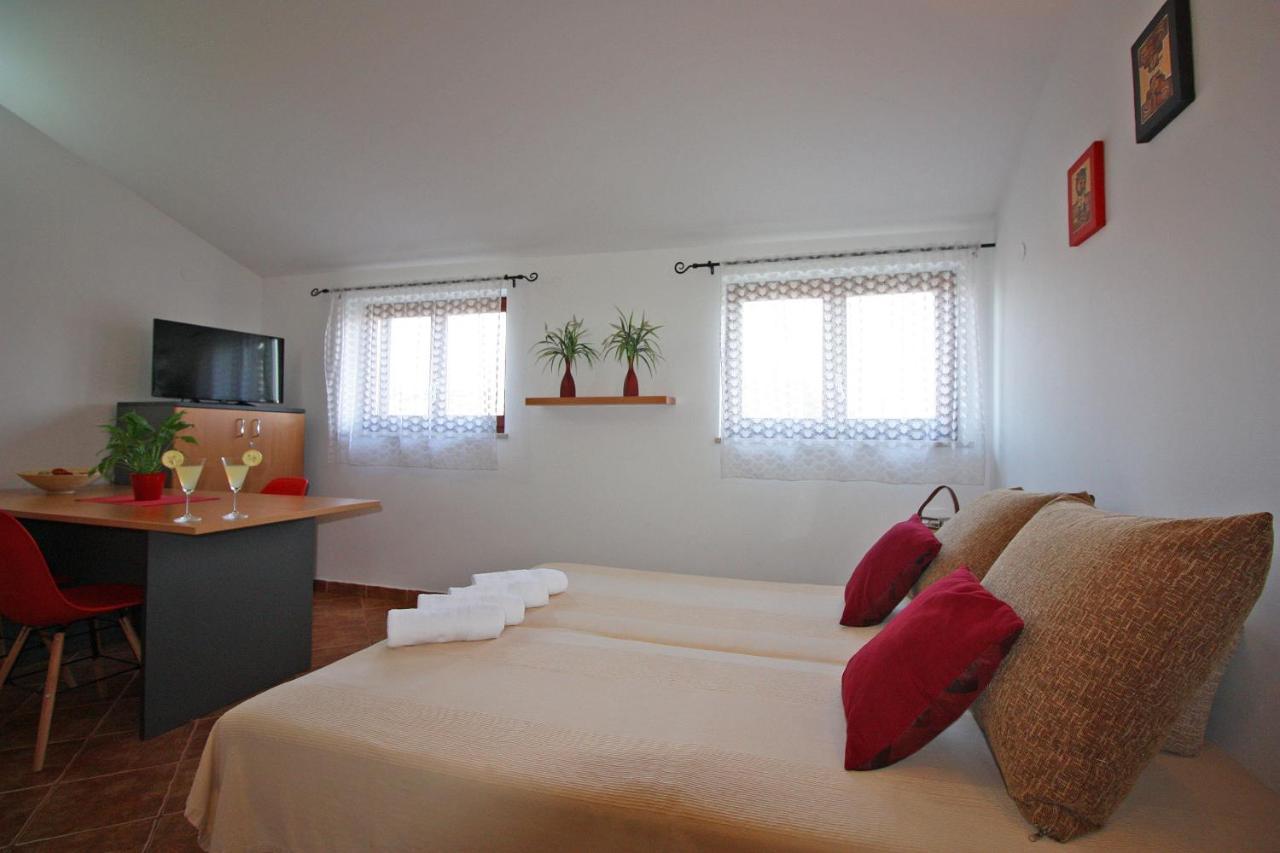 Brijunisol - 3 Apartments Top Position Near The Beautiful Beach Fažana Extérieur photo