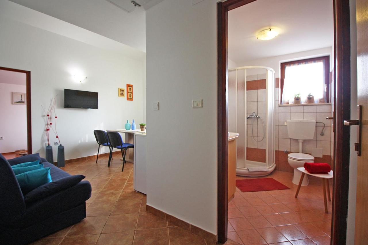Brijunisol - 3 Apartments Top Position Near The Beautiful Beach Fažana Extérieur photo