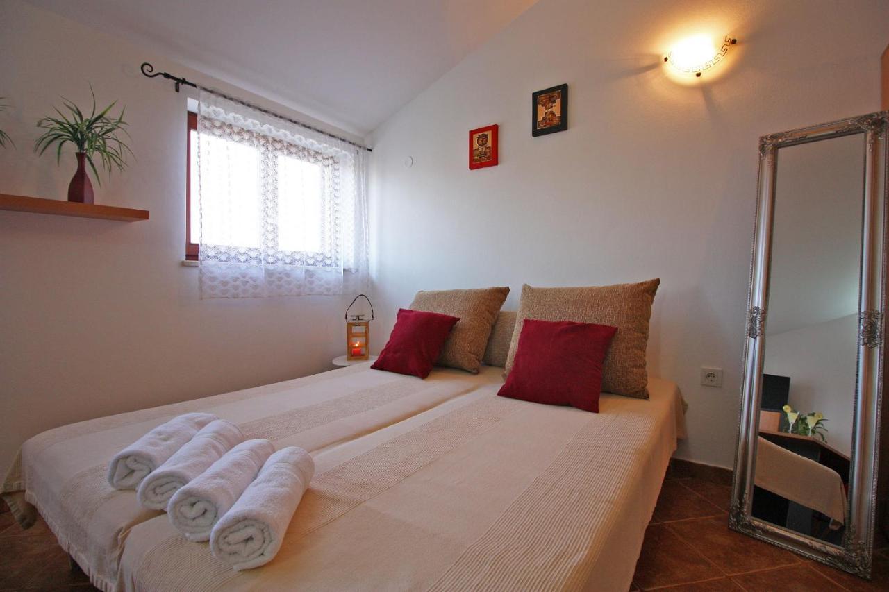Brijunisol - 3 Apartments Top Position Near The Beautiful Beach Fažana Extérieur photo
