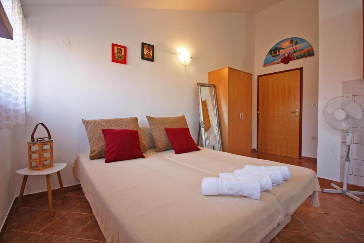 Brijunisol - 3 Apartments Top Position Near The Beautiful Beach Fažana Extérieur photo