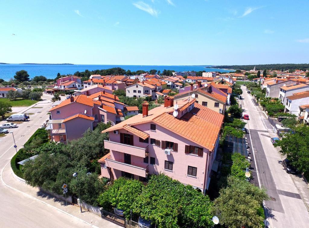 Brijunisol - 3 Apartments Top Position Near The Beautiful Beach Fažana Extérieur photo